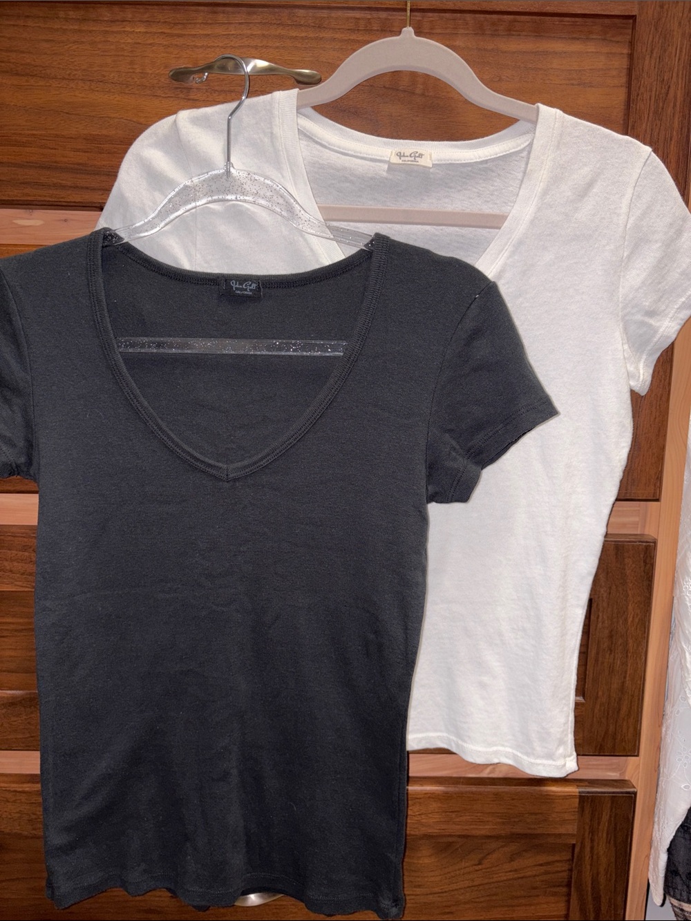Brandy Melville V-Neck Cotton Tees Black & White